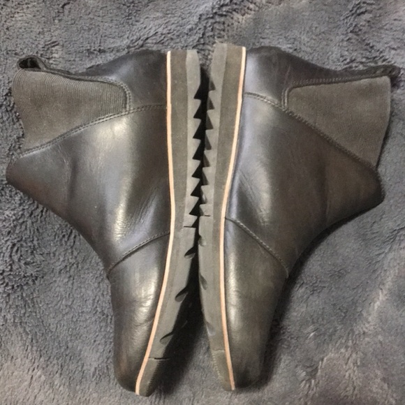 Great condition SOREL bootie - Picture 4 of 8